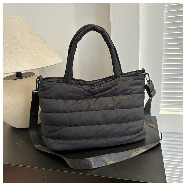Maelis – Trendy gewatteerde puffer tas voor dames