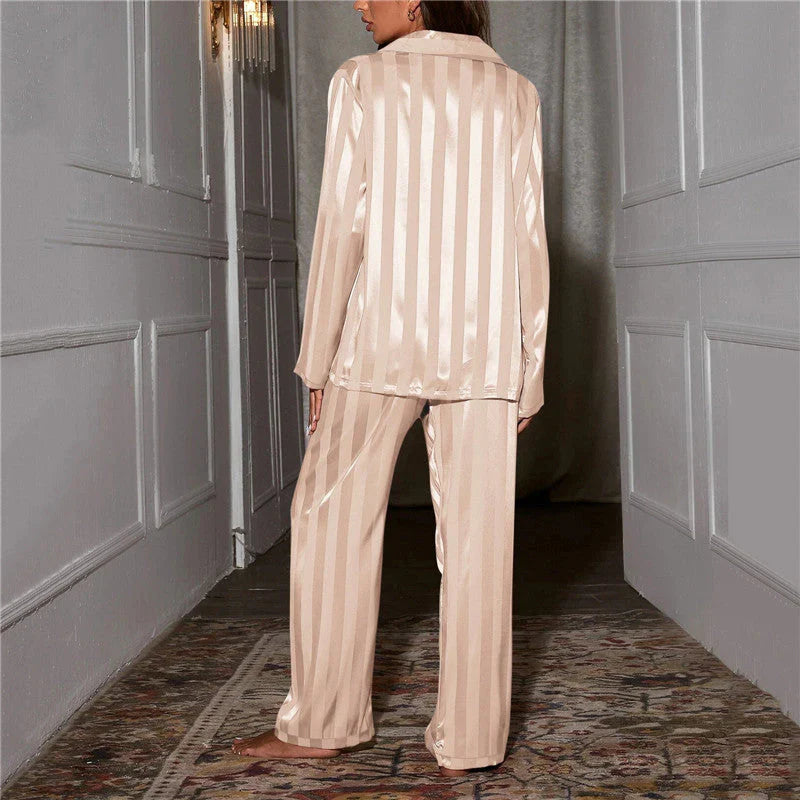 Auralyn – Zijde Pyjama voor Dames | Luxe, Comfortabel & Verfijnd