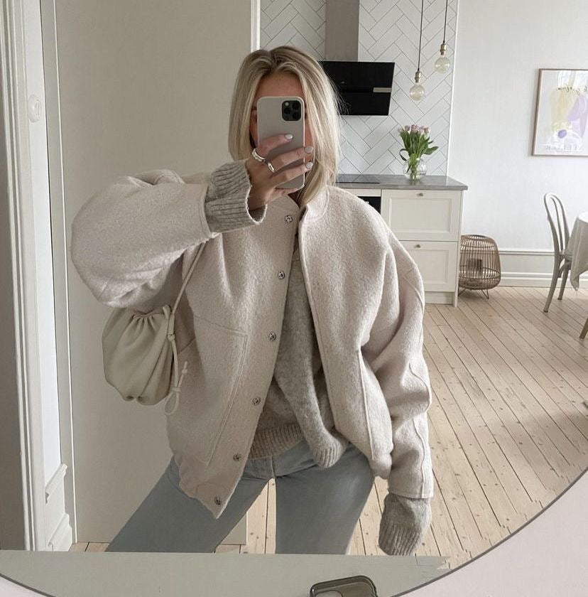 Calviora – Oversized bomberjack voor dames met trendy en moderne uitstraling