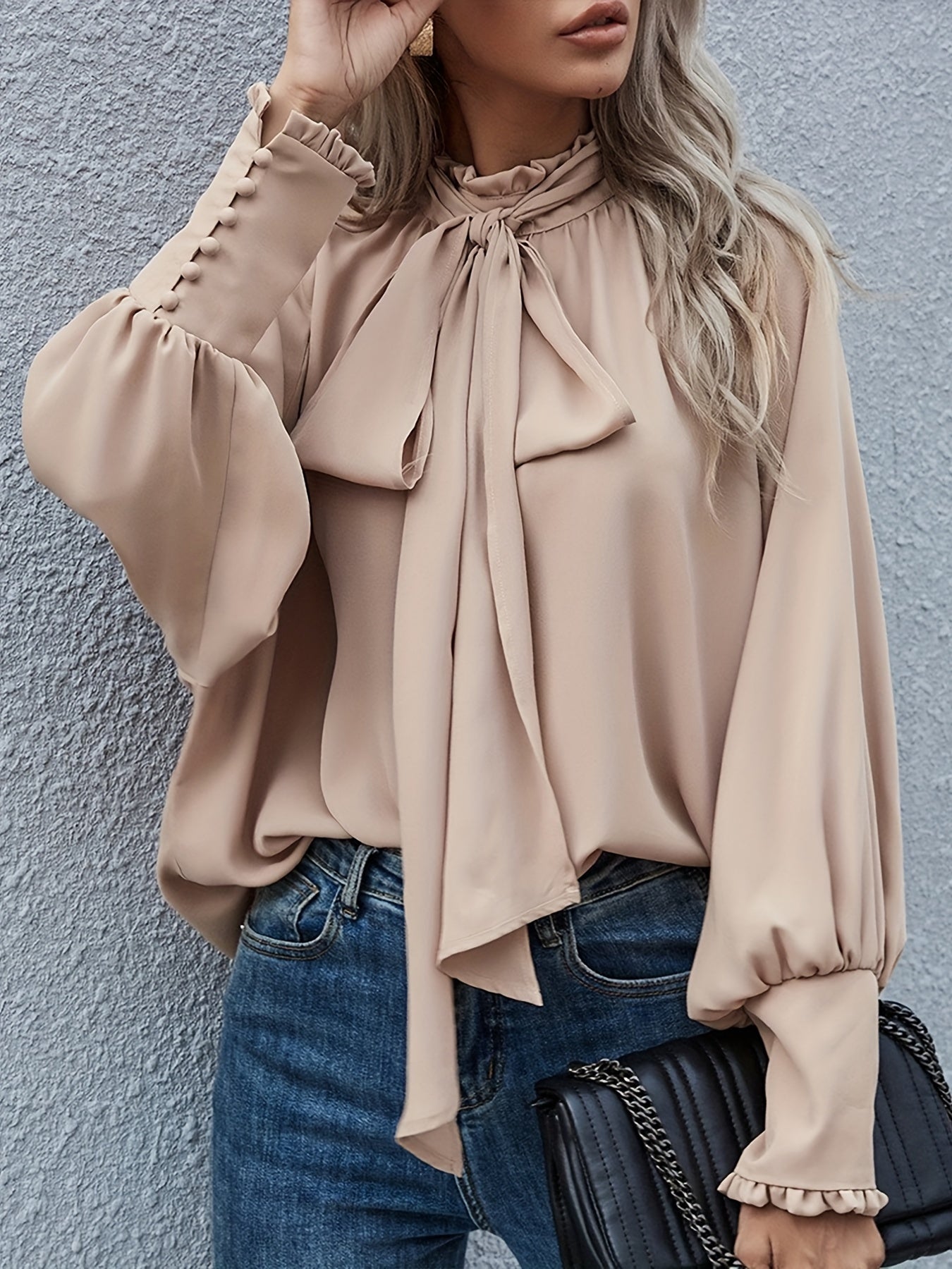 Amélie – Chique Damesblouse met Strik en Verfijnde Details