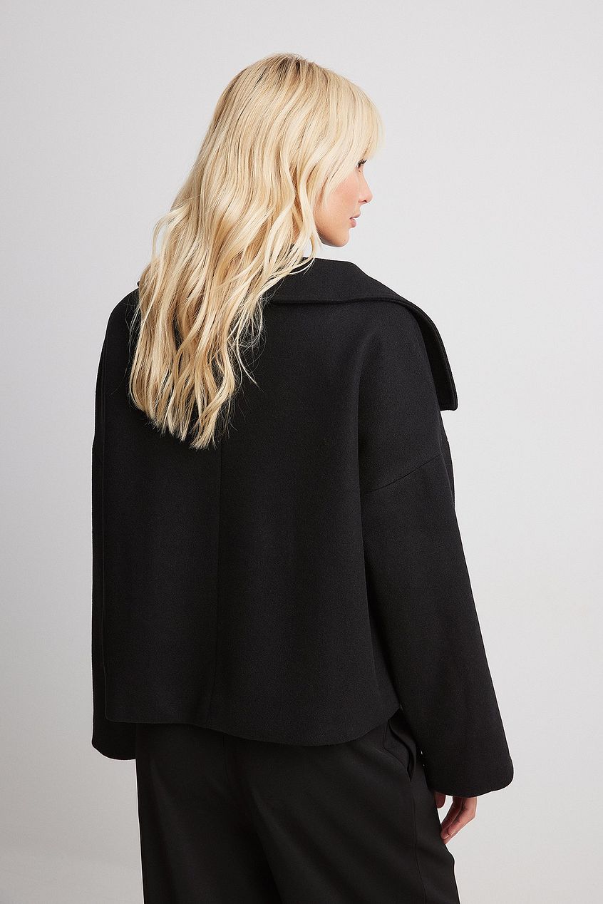 Mirelle – Korte Wollen Jas met Oversized Pasvorm en Luxe Afwerking