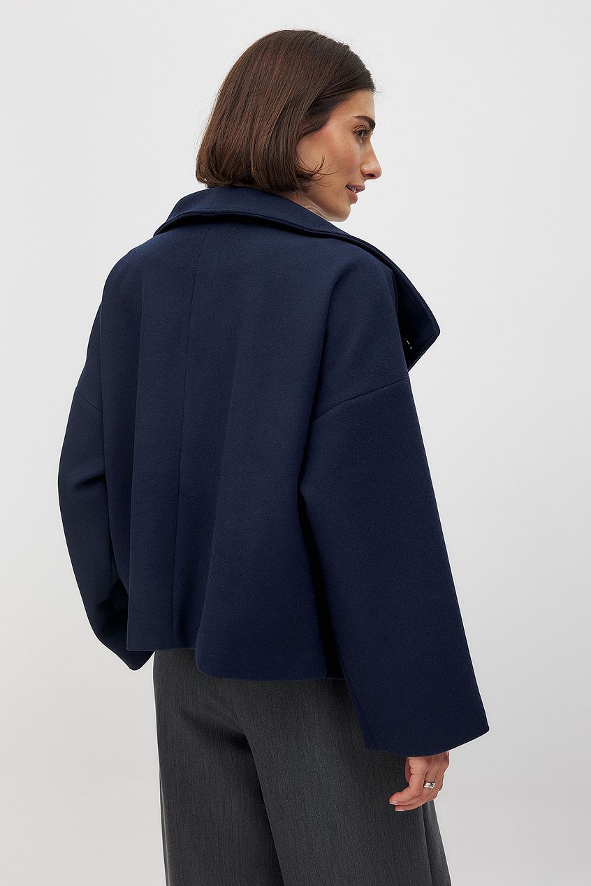 Mirelle – Korte Wollen Jas met Oversized Pasvorm en Luxe Afwerking