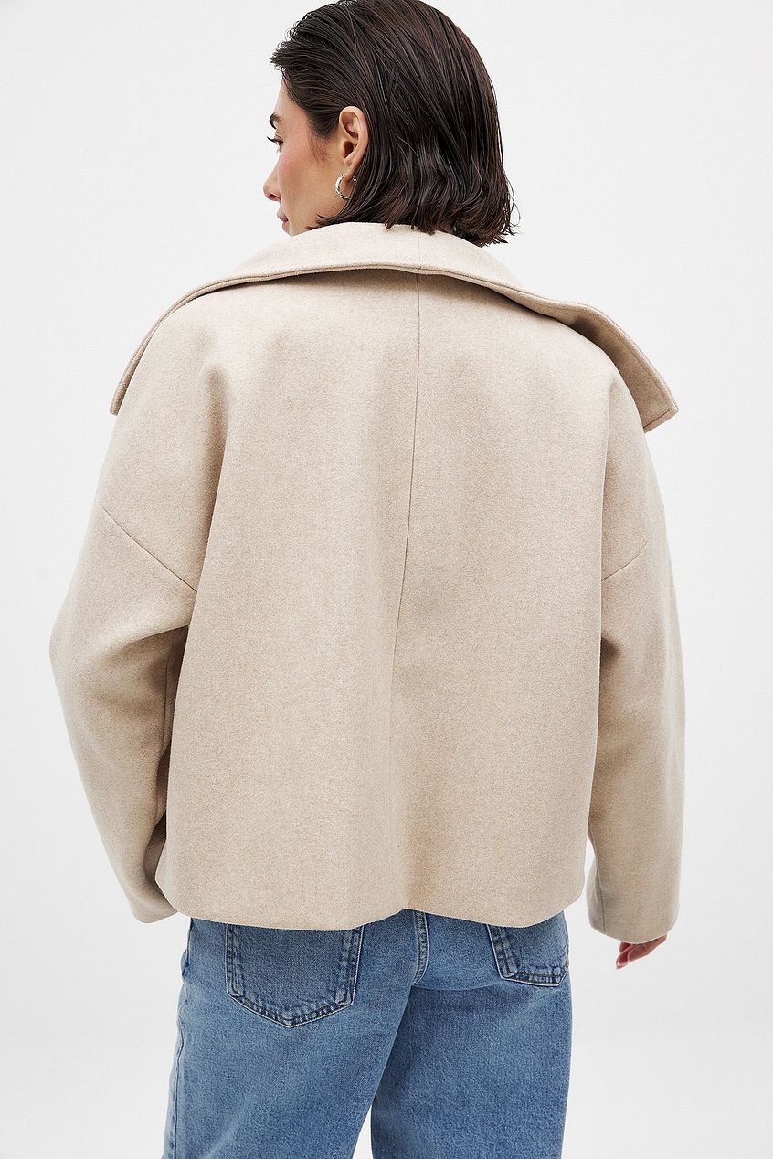 Mirelle – Korte Wollen Jas met Oversized Pasvorm en Luxe Afwerking