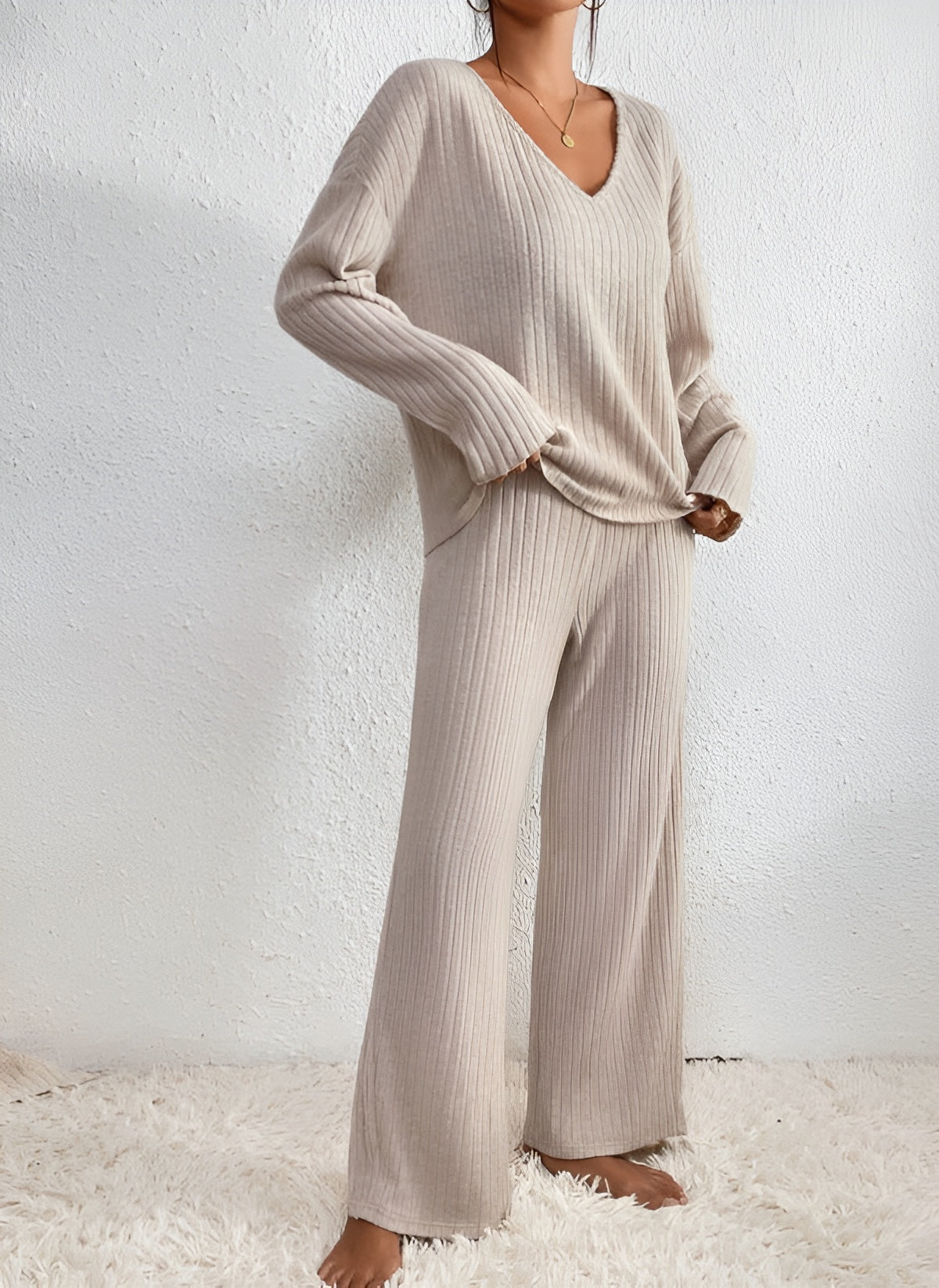 Aveloria – Gebreide Tweedelige Set met V-hals Trui & Broek, Warm & Stijlvol voor Herfst/Winter