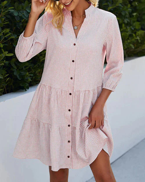 Dames zomerjurk met V-hals, ruitpatroon en knoopsluiting – comfortabel en elegant