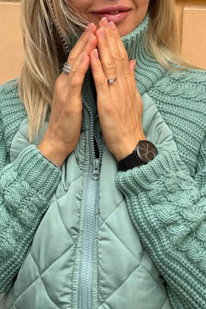 Esmée Herfst Gebreide Jas – Stijlvolle Warmte voor Frisse Dagen