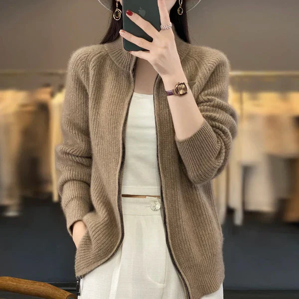 Noelle Wolblend Cardigan – Luxe Warmte met Tijdloze Elegantie
