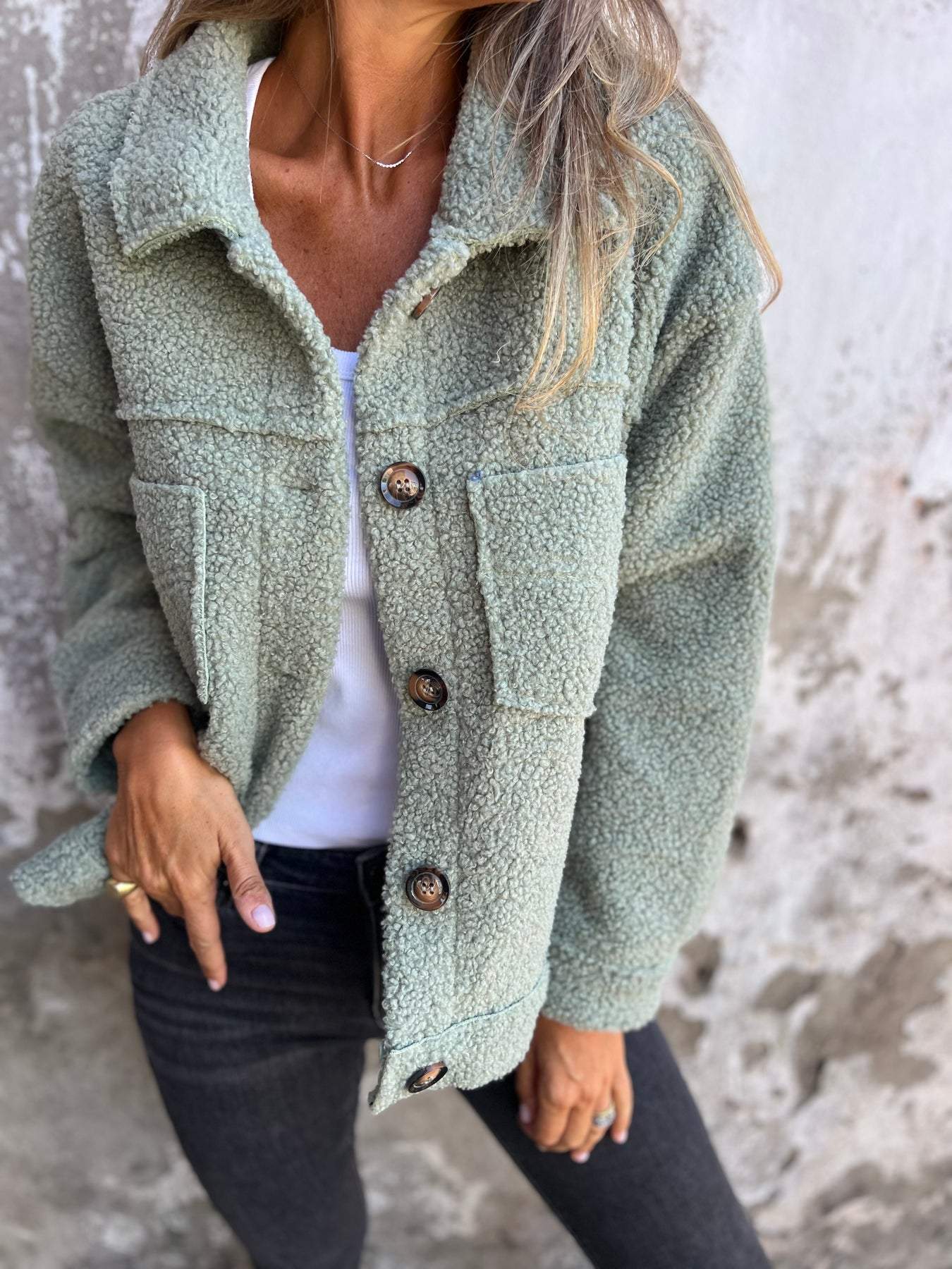 Aurélise Autumn Coat – stijlvolle damesjas met elegante snit en praktische details
