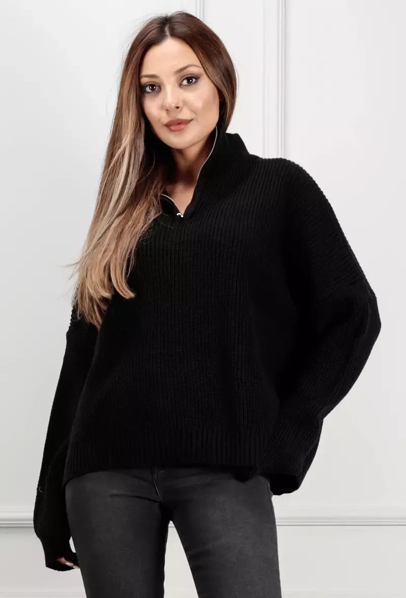Lyvianne Trui – Zwarte Oversized Trui met Ritskraag