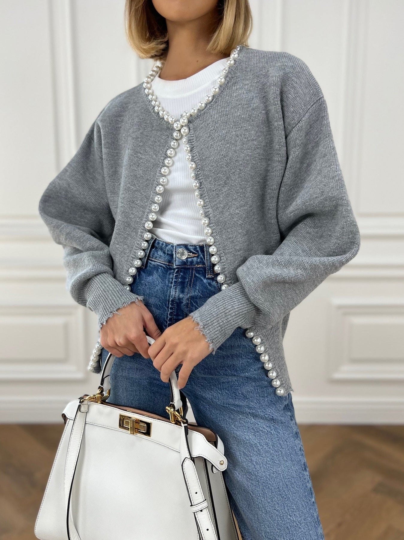 Elodie – Cardigan met Parelaccenten en Elegante Details