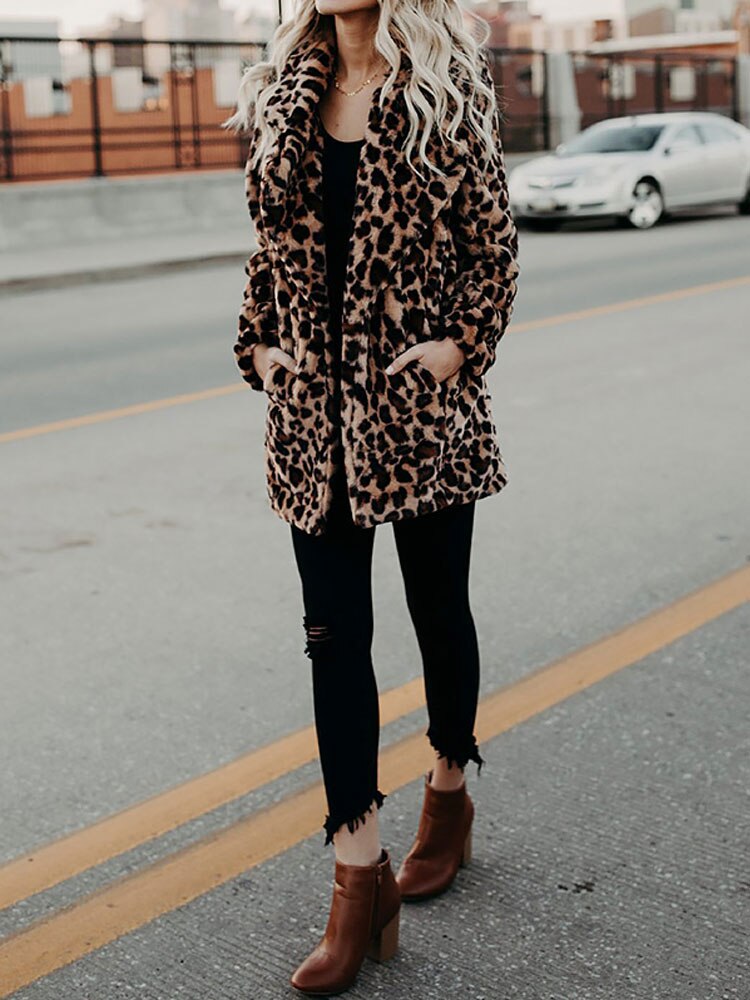 Leona Faux Fur Coat – Luxe Panterprint Jas met Edgy Elegantie