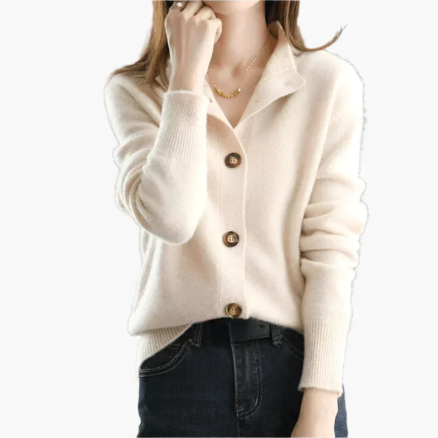 Lorine – Gebreid Damesvest met Elegante Knoopsluiting en Tijdloze Warmte