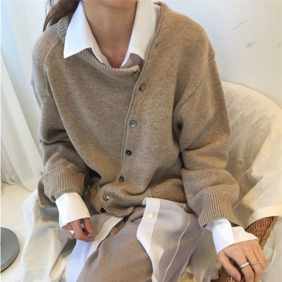 Noémie Knit Cardigan – luxueus damesvest met moderne elegantie en tijdloze veelzijdigheid