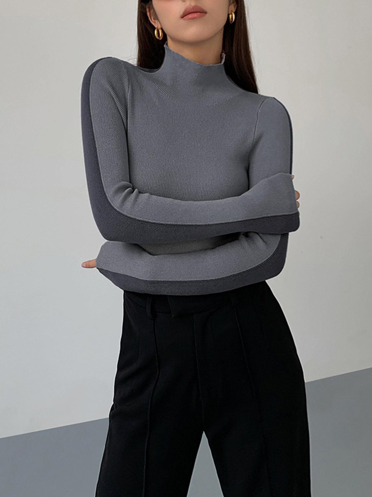 Noelle – Tweekleurige Gebreide Top met Regular Fit