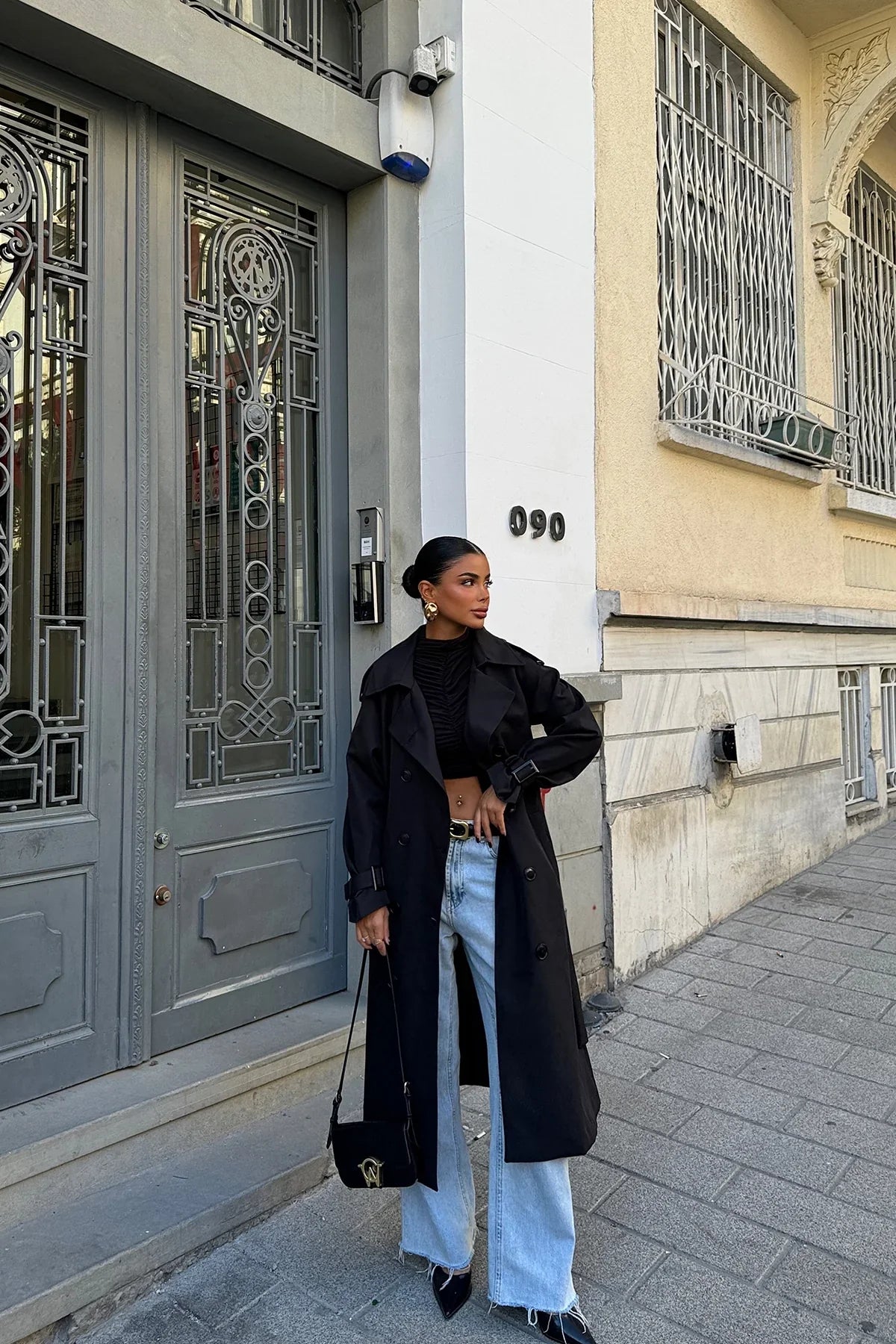 Amara Classic Trenchcoat – Tijdloze Elegantie voor het Koude Seizoen