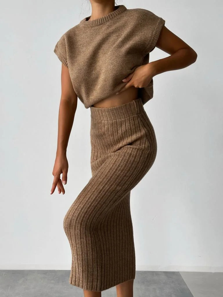 Elvaris – Gebreide Set voor Dames | Cardigan & Rok in Elegante Stijl