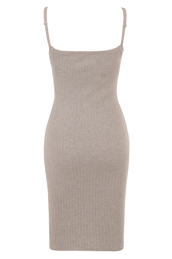 Mirelle Jurk – Beige Gebreide Jurk met Nepbontkraag en Elegante Knopen