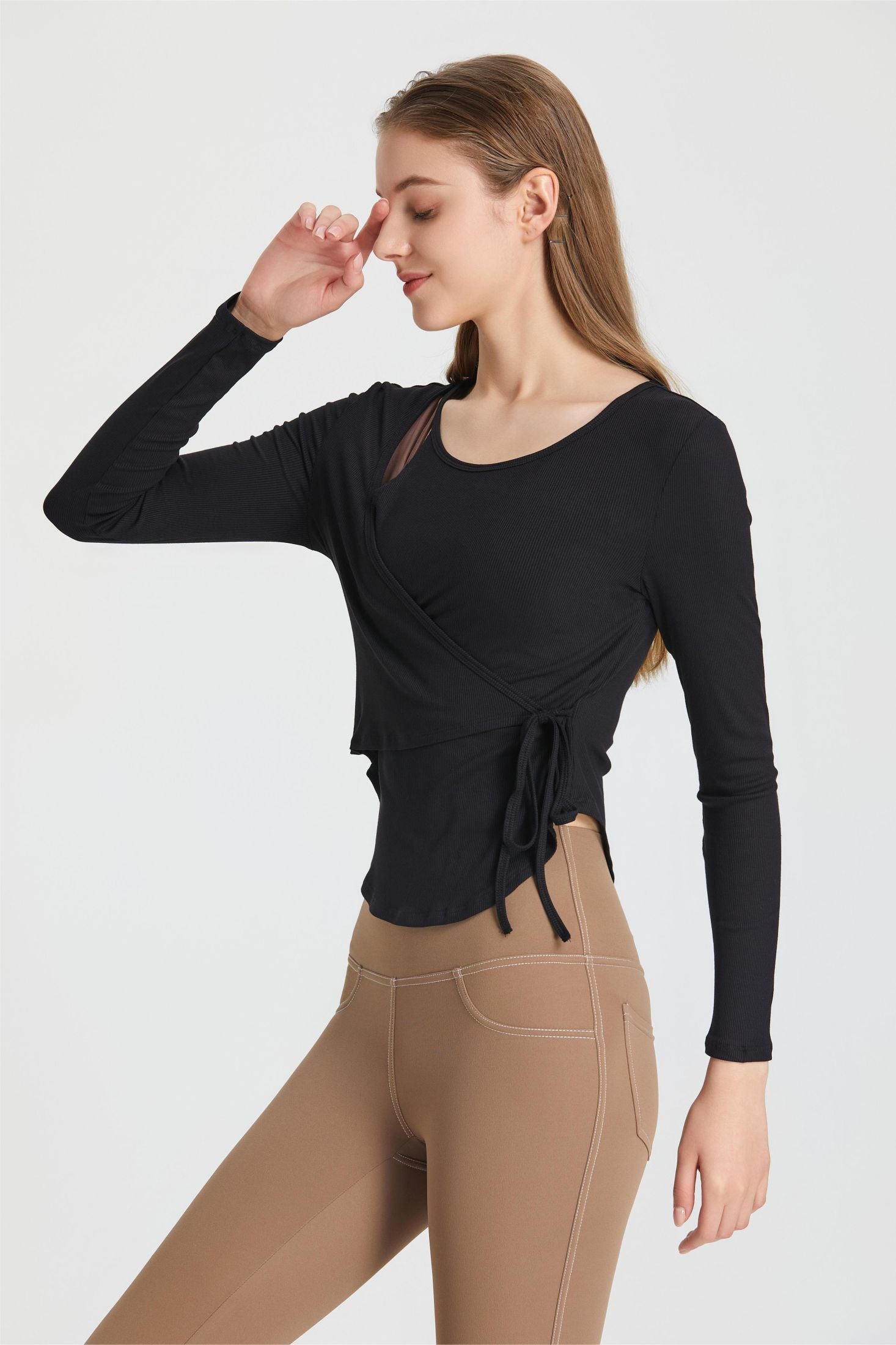 Marisse Wikkeltop – Asymmetrische Elegantie met Tijdloze Charme