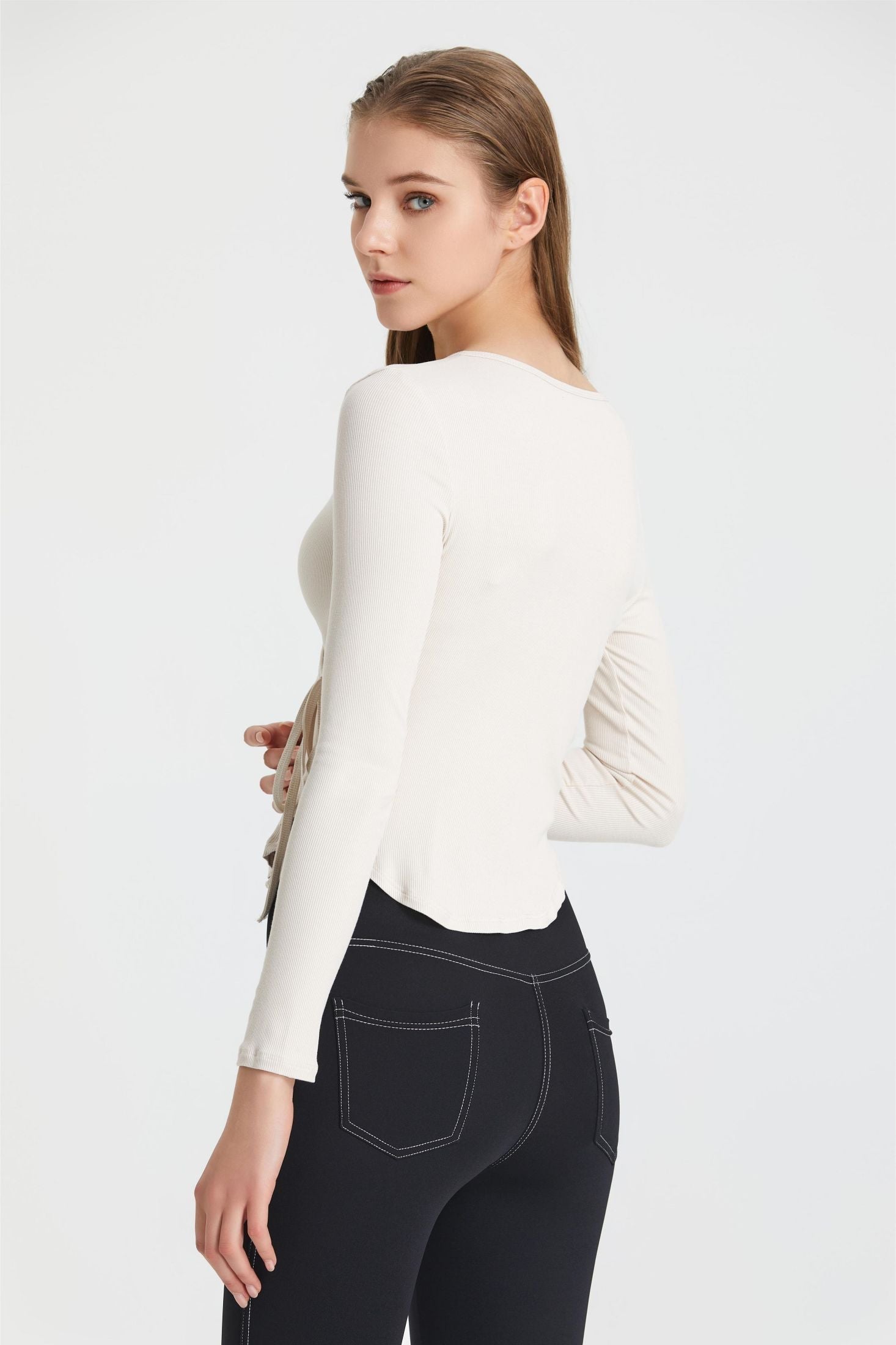Marisse Wikkeltop – Asymmetrische Elegantie met Tijdloze Charme