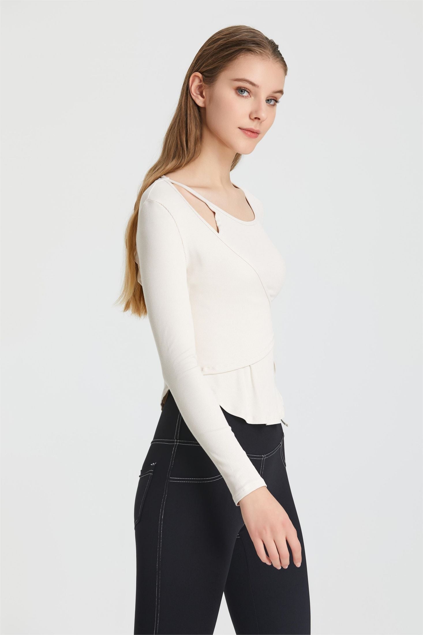Marisse Wikkeltop – Asymmetrische Elegantie met Tijdloze Charme