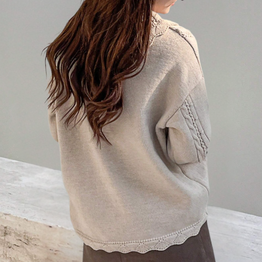 Liana Knit – Elegante damestrui met verfijnd bloemenpatroon