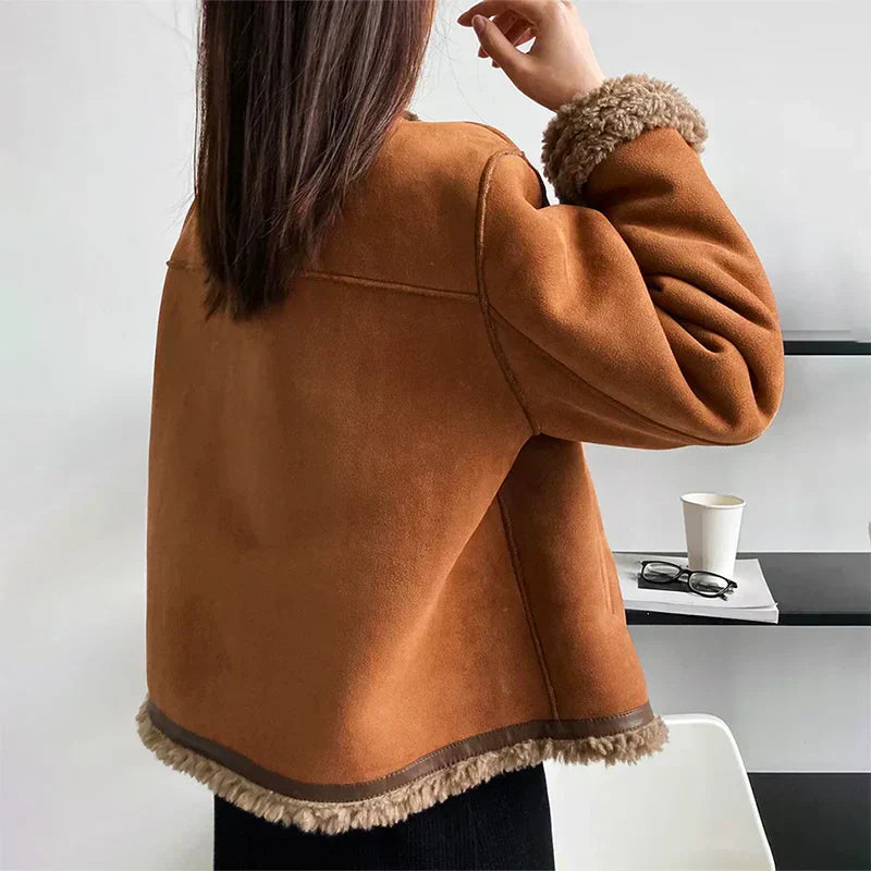 Selviera – Winterjasje voor Dames | Imitatie Lam & Gouden Details