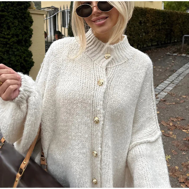 Fenoura – Oversized dames cardigan met luxe gouden details